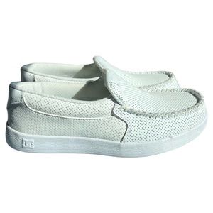 DC men’s villain 2 slip on skate shoe. White size 10 Men’s NWOT. Never worn